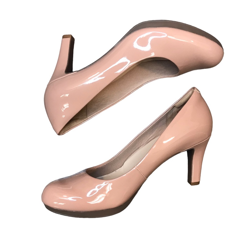 Clarks, size 10, nude, pumps